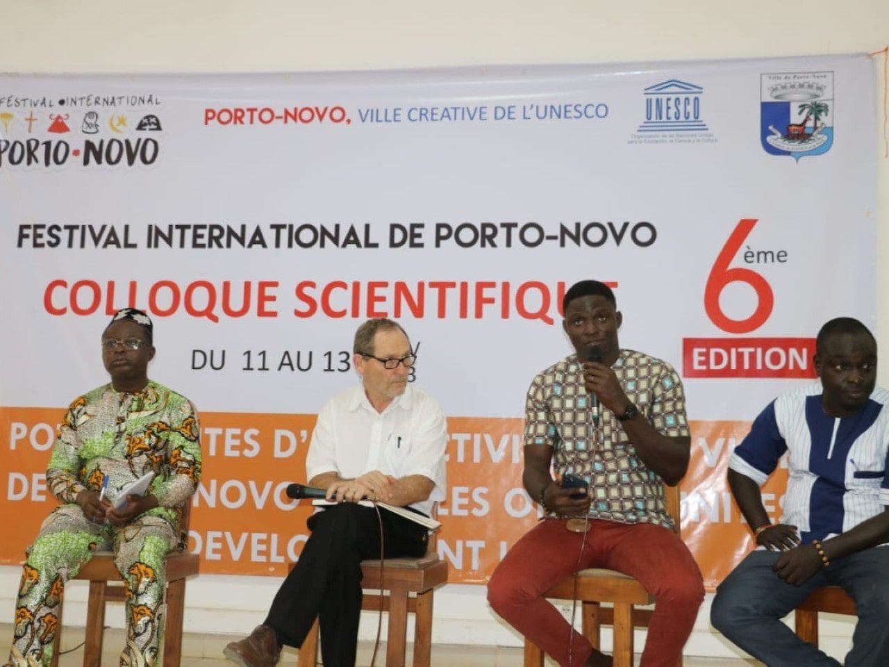 colloque_scientifique-min