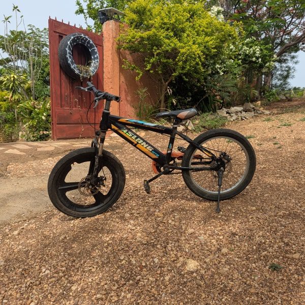 velo_cote_gauche-min